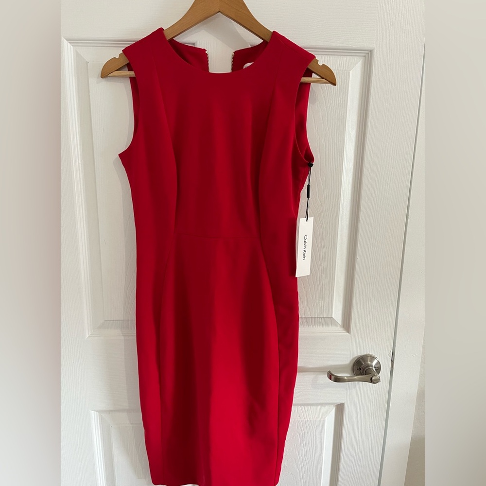NWT Calvin Klein Sleeveless Sheath Res Dress. Size 4.